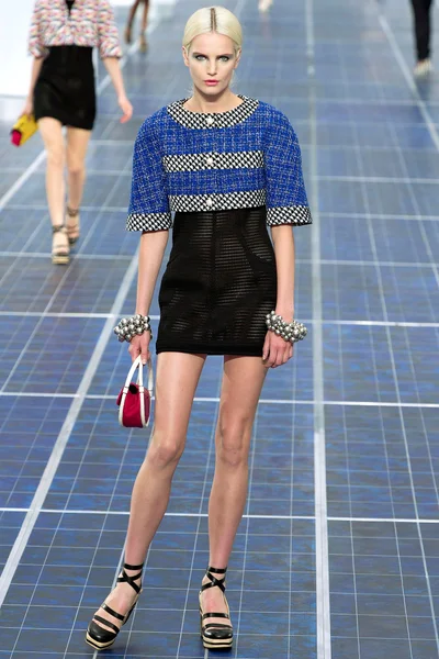 Look 17